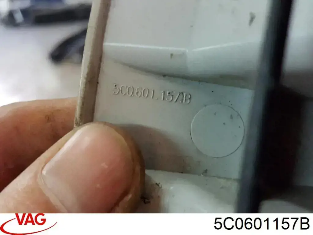 Ковпаки на диски VAG 5C0601157B ціна, від 38.01 USD