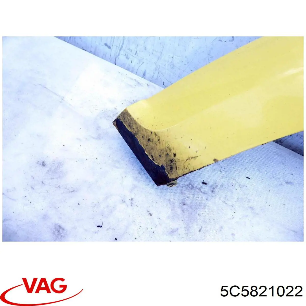 Крило переднє праве VAG 5C5821022C ціна, від 228.64 USD