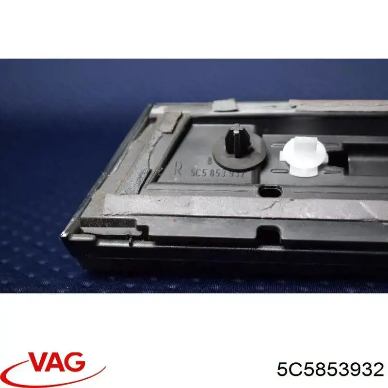 5C5853932 VAG 