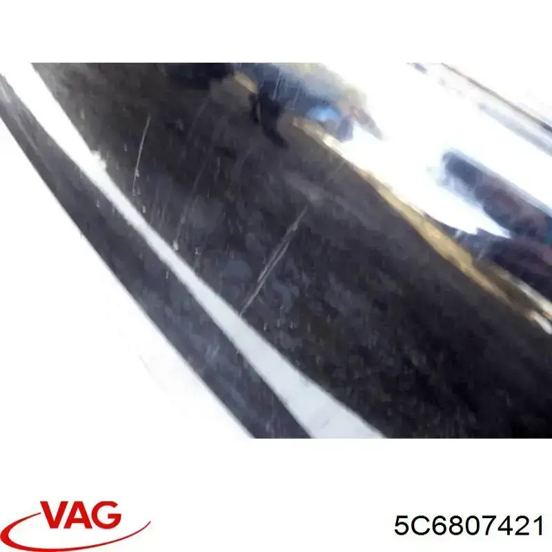 Задній бампер 5C6807421 VAG
