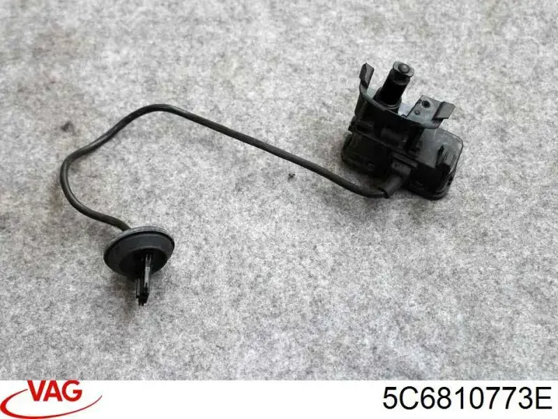 Замок відкривання лючка бензобаку VAG 5C6810773E ціна, від 14.36 USD