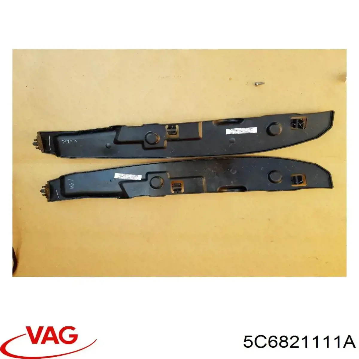 Ущільнювач крила VAG 5C6821111A