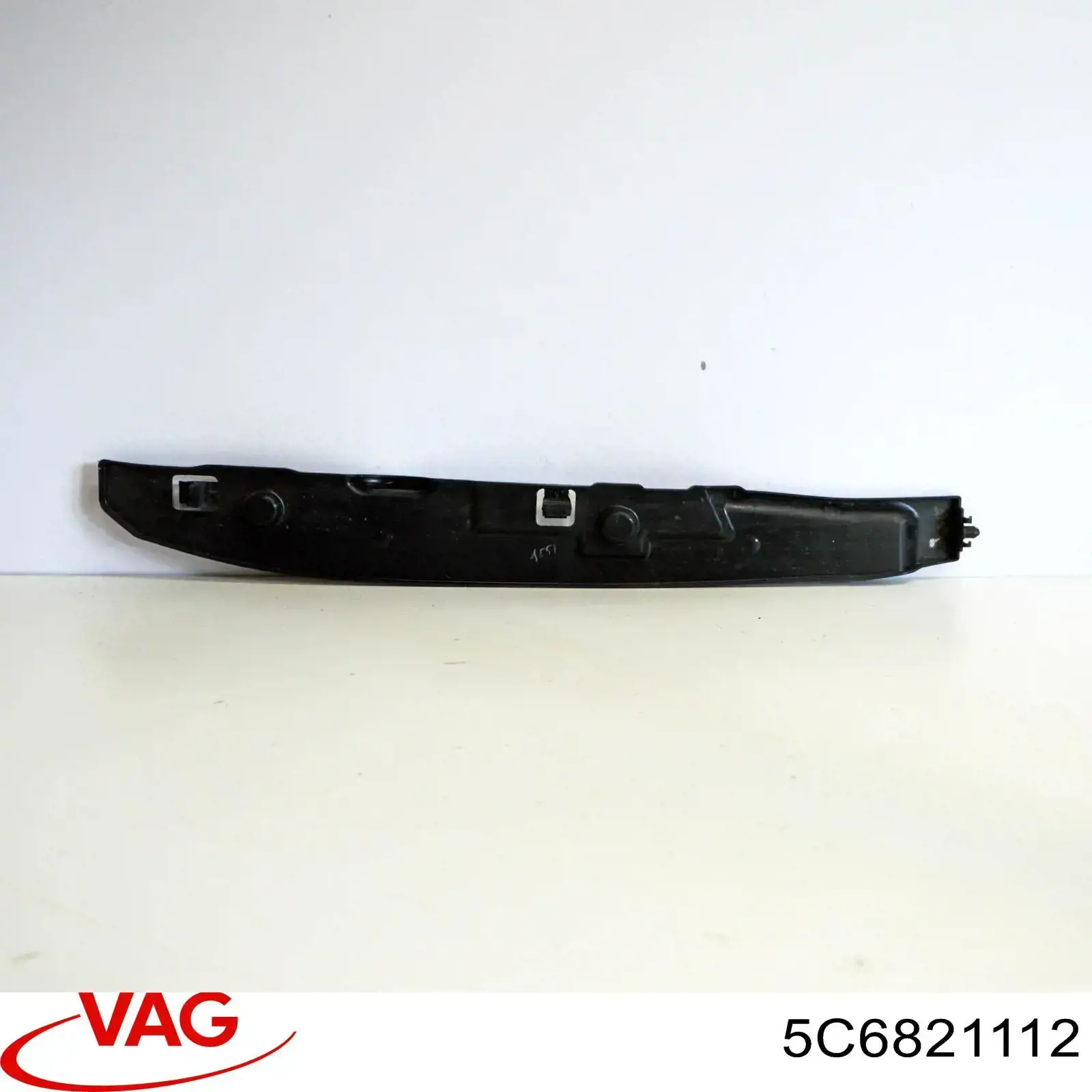 Ущільнювач крила VAG 5C6821112 ціна, від 10.14 USD