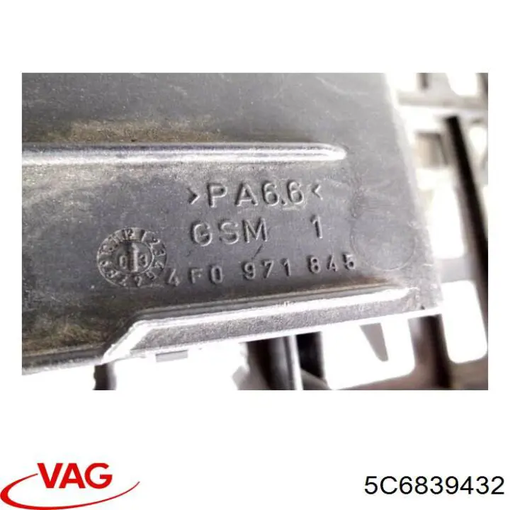 VAG 5C6839432