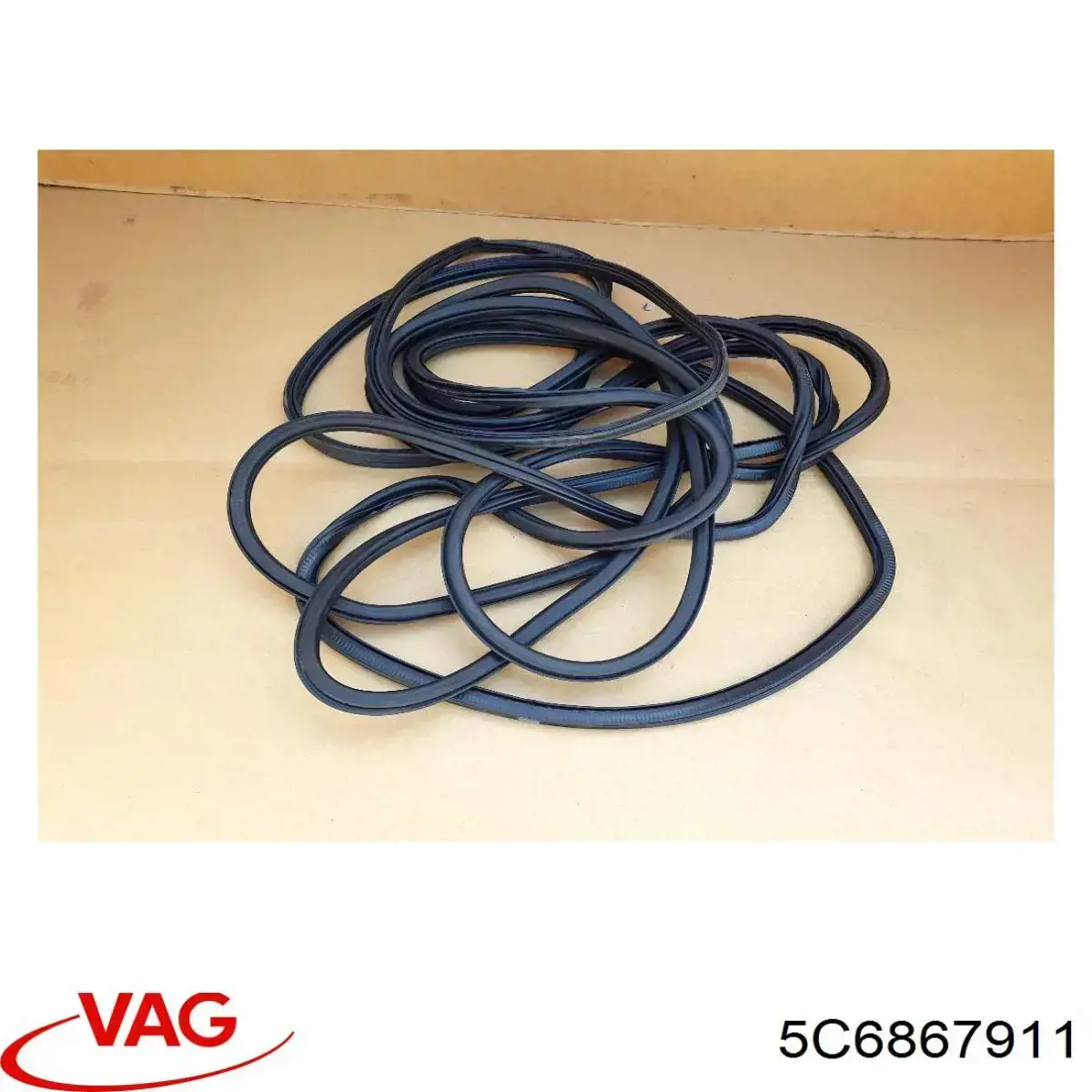 Ущільнювач двері передньої лівої (на двері) VAG 5C6867911 ціна, від 16.47 USD