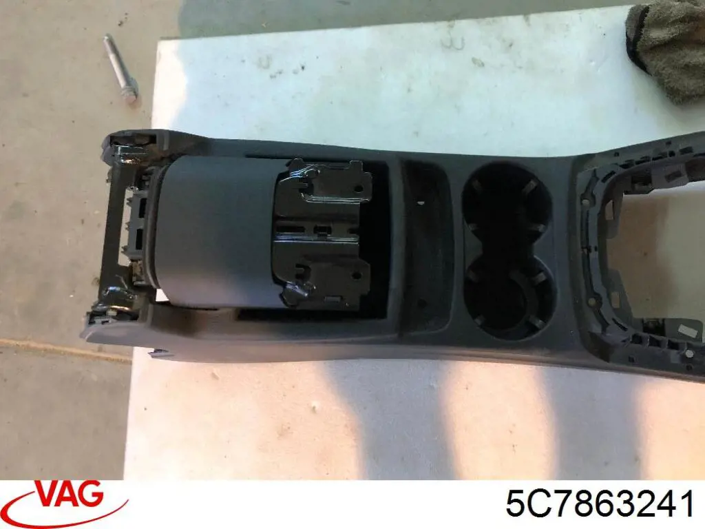 Консоль центральна панелі керування 5C7863241 VAG