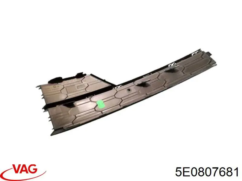 5E0807681 VAG заглушка/ решітка протитуманних фар бампера переднього, ліва