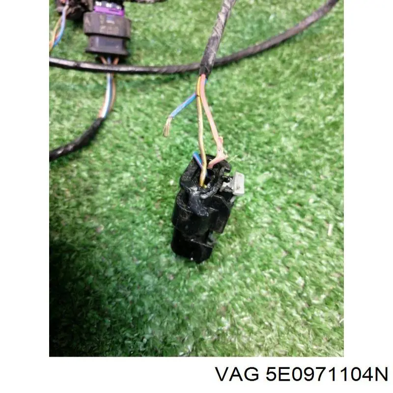  VAG 5E0971104N ціна, від 144.22 USD