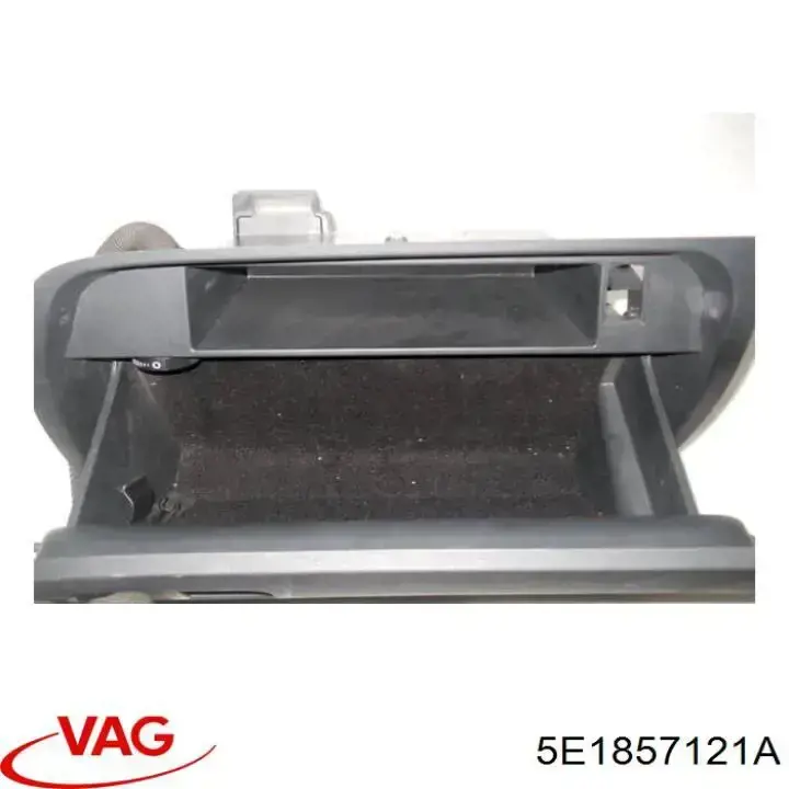 Купити 5E1857121A VAG Кришка ящика рукавички (бардачка)