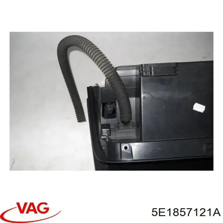 5E1857121A VAG Кришка бардачка