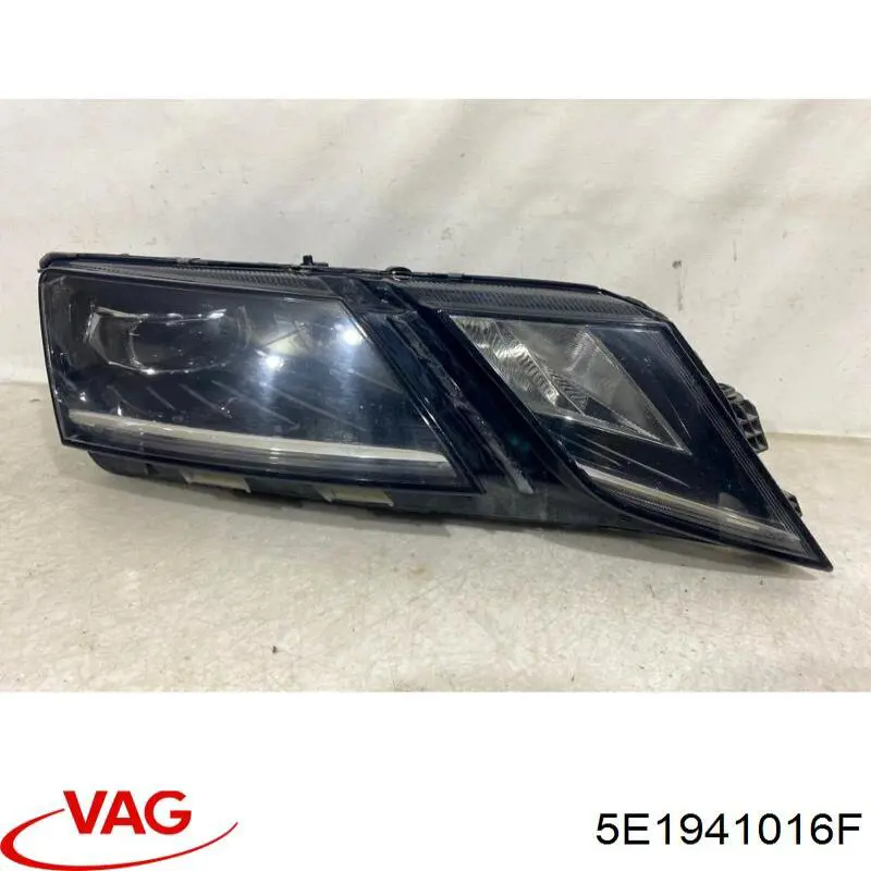 711451000242 Magneti Marelli Основна фара - вставка