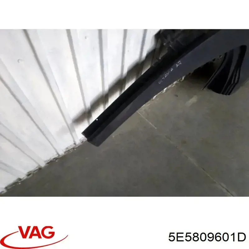 Купити 5E5809601D VAG Крило заднє ліве