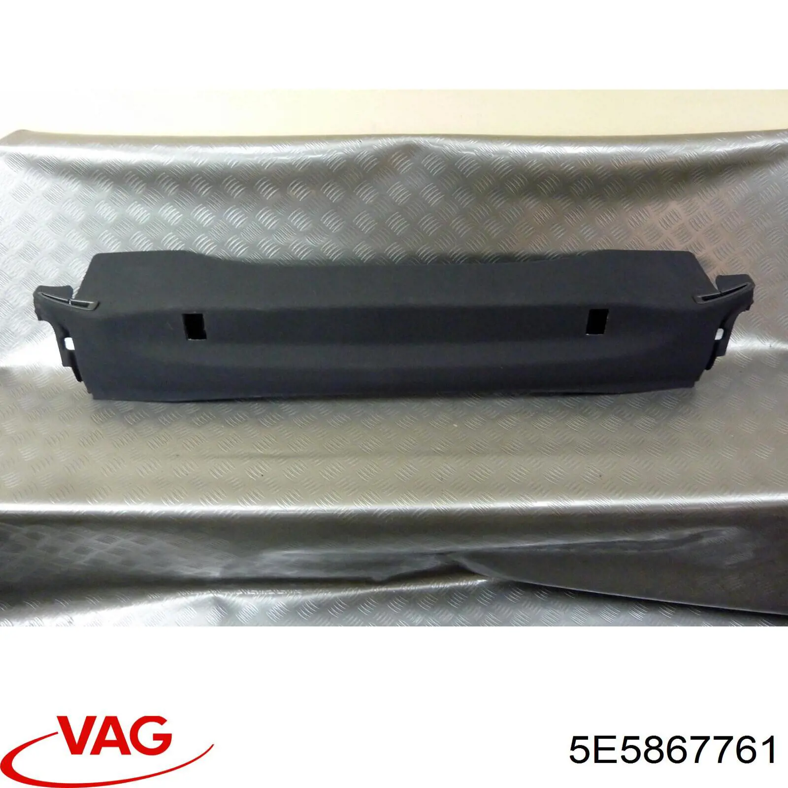 Панель полиці багажного відсіку ліва VAG 5E5867761 ціна, від 9.88 USD