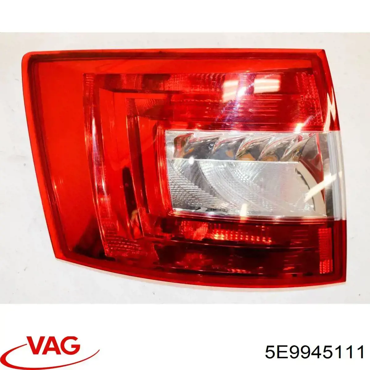 Ліхтар задній лівий VAG 5E9945111 ціна, від 73.82 USD