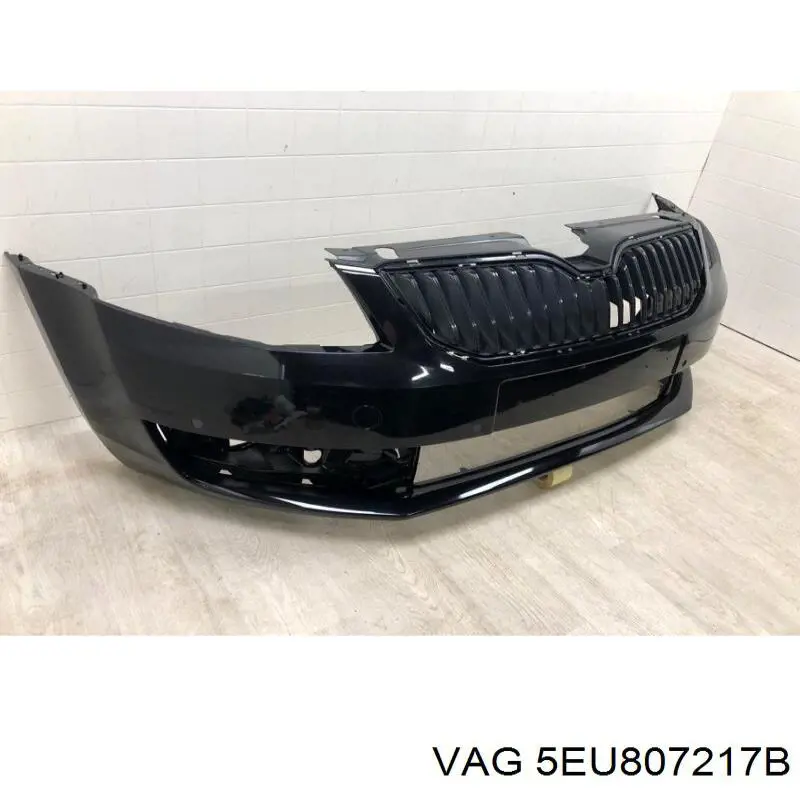 Купити 5EU807217B VAG Молдинг решітки радіатора