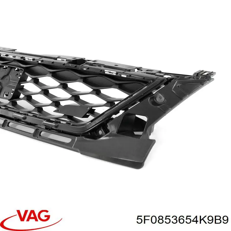 Решітка радіатора 5F0853654K9B9 VAG