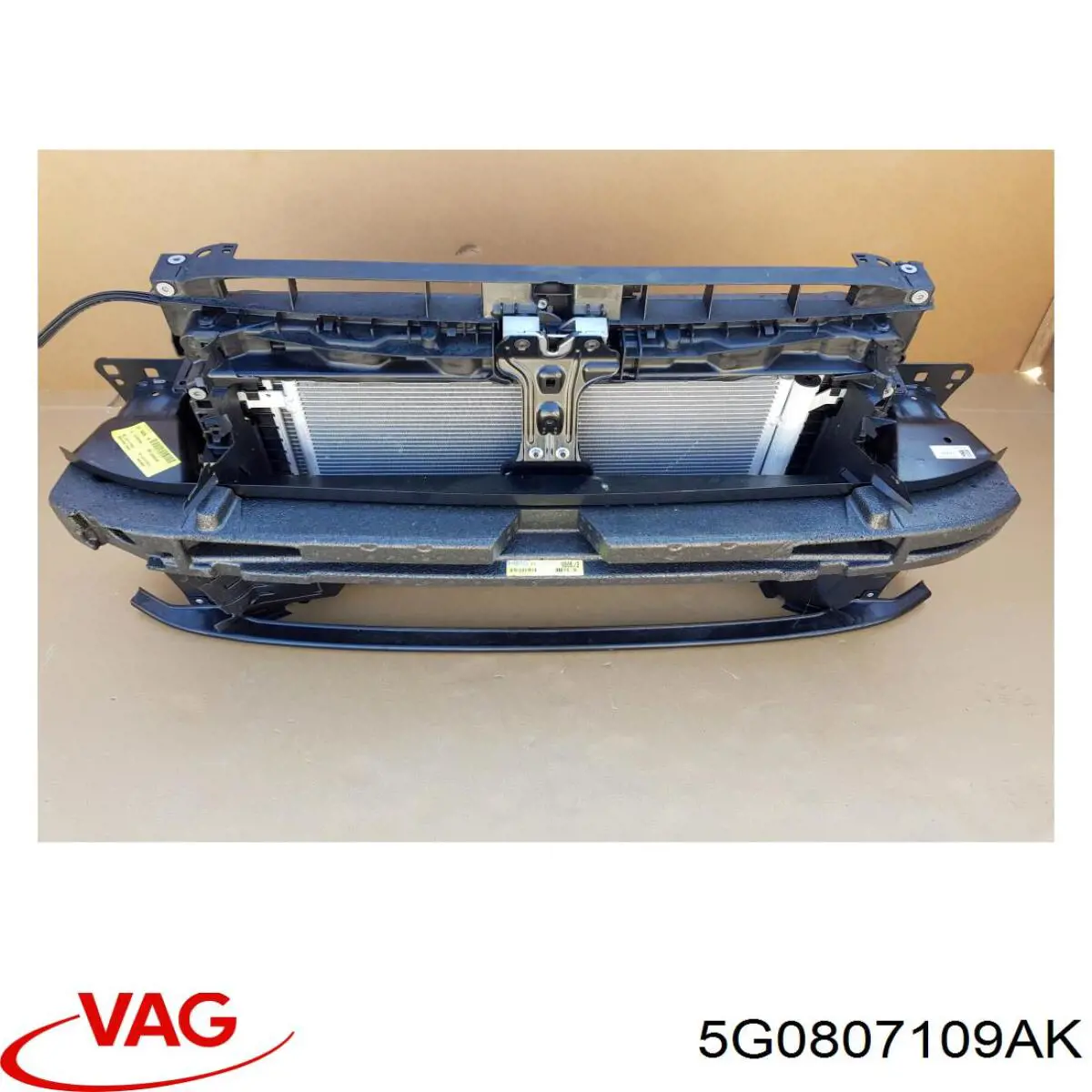 Шина бампера переднього VAG 5G0807109AK ціна, від 164.70 USD