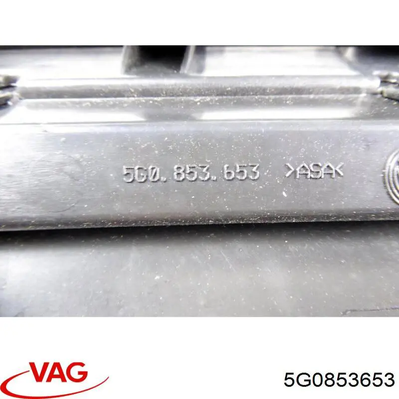 Решітка радіатора 5G0853653 VAG