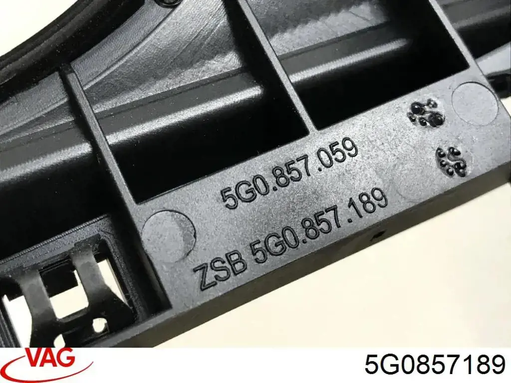 Облицювання щитка приладів "торпедо" 5G0857189 VAG