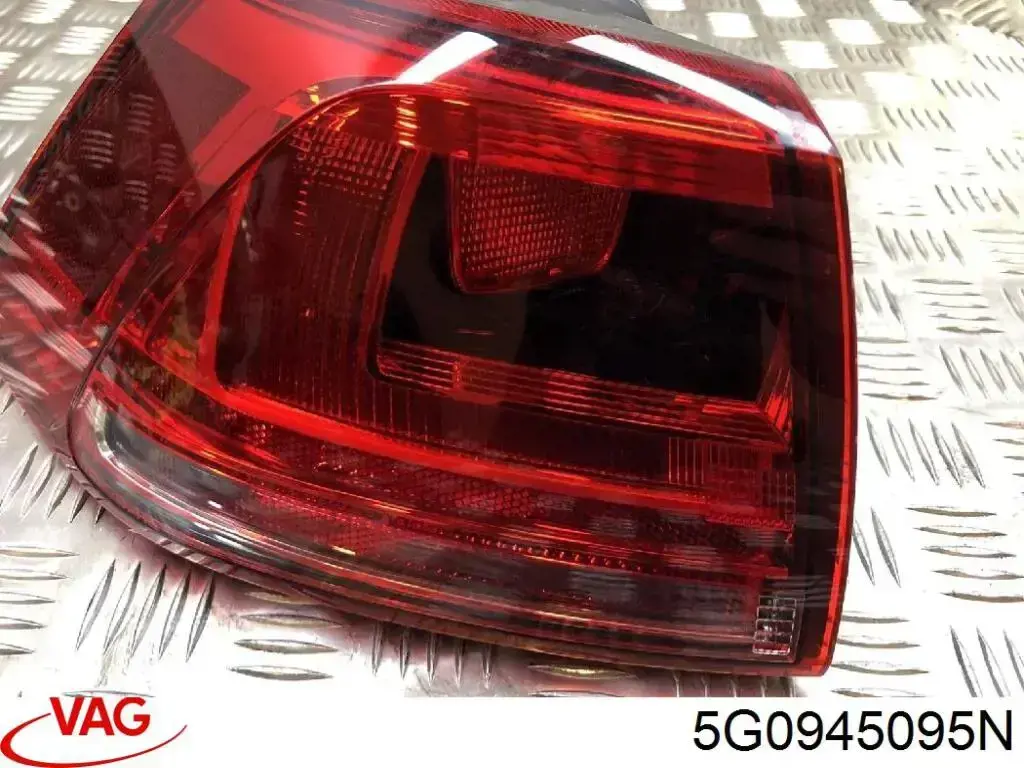 Задня ліва зовнішня фара VAG 5G0945095N ціна, від 63.49 USD