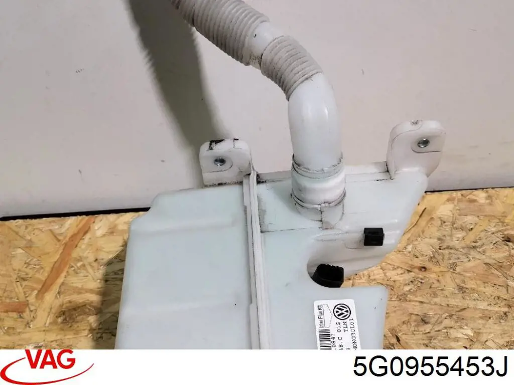 Бачок омивача лобового скла Signeda SIN0579 ціна, від 28.22 USD