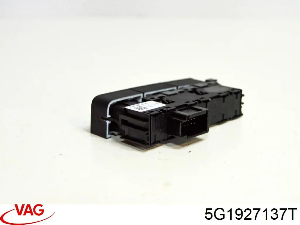 Блок кнопок центральної консолі VAG 5G1927137T ціна, від 14.06 USD