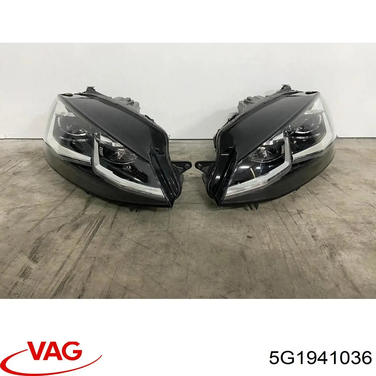 Фара правая HELLA 1EX013924301 ціна, від 510.47 USD