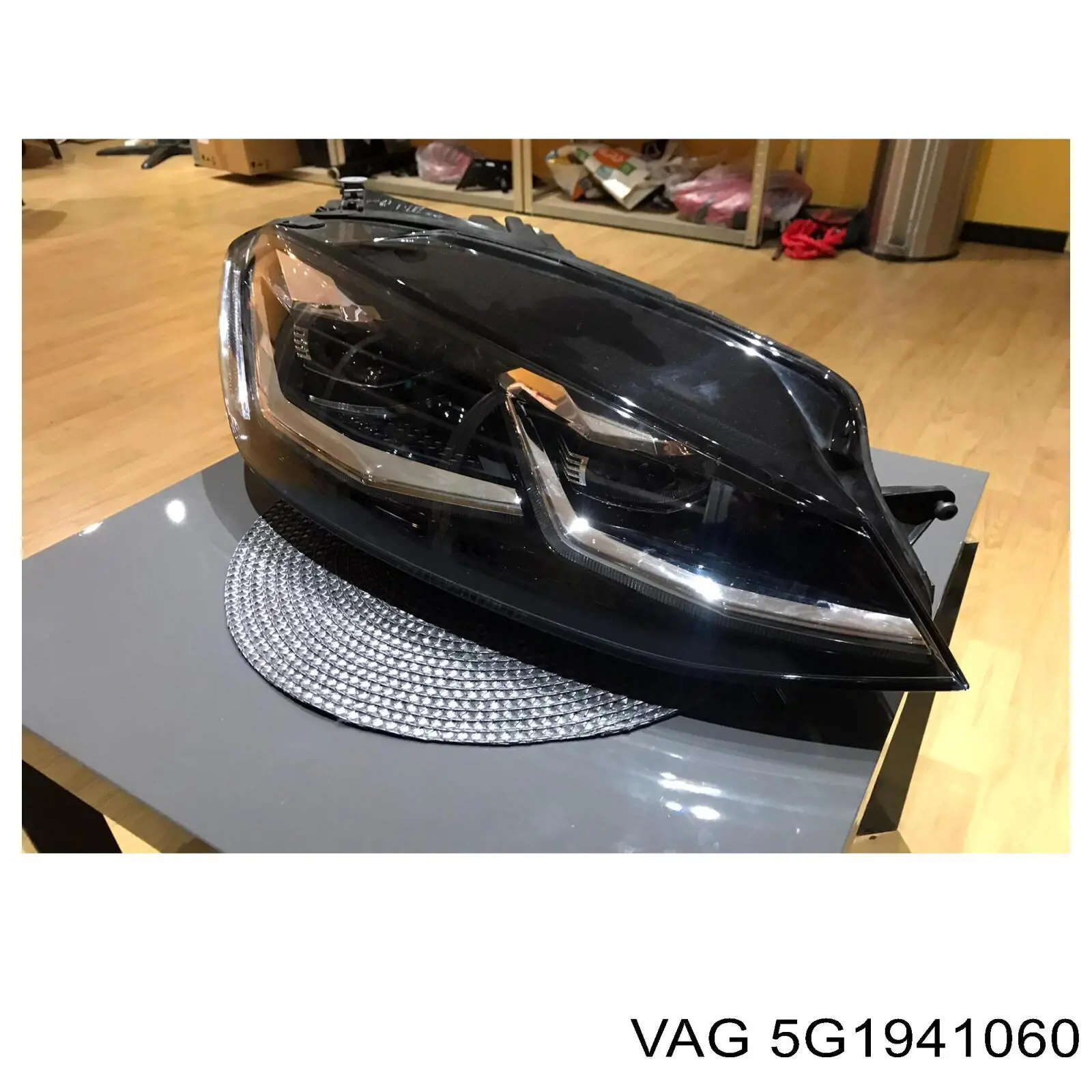 Купити 5G1941060 VAG Права блок фара