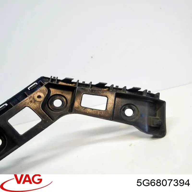 Купити 5G6807394 VAG Кронштейн бампера заднього, зовнішній правий