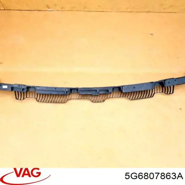 Кронштейн бампера заднього, центральний VAG 5G6807863A ціна, від 25.33 USD