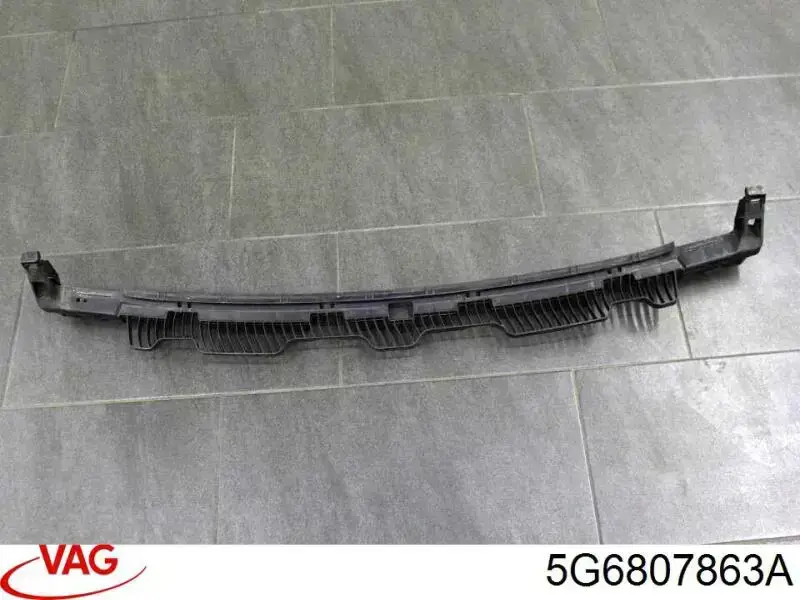 5G6807863A VAG Кронштейн бампера заднього, центральний