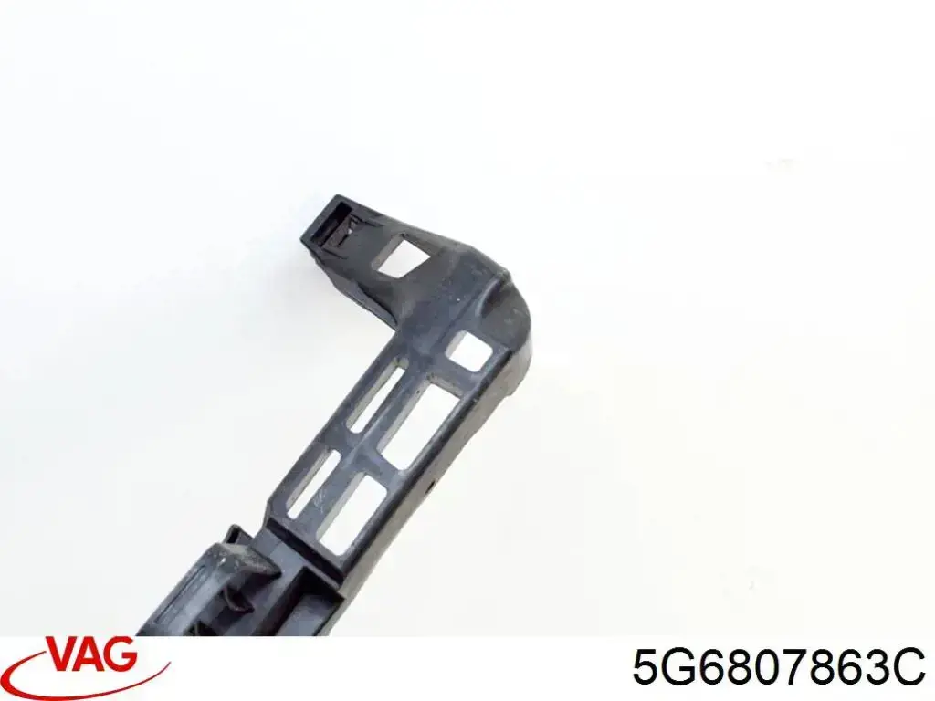 Кронштейн бампера заднього, центральний 5G6807863C VAG