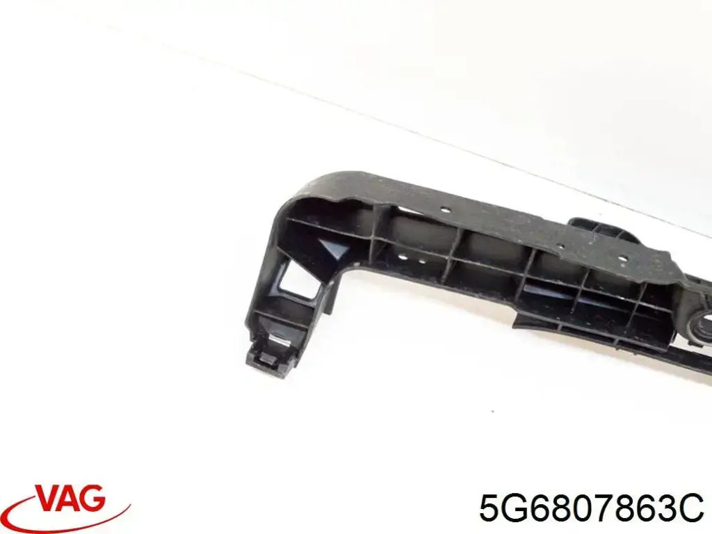 Купити 5G6807863C VAG Кронштейн бампера заднього, центральний