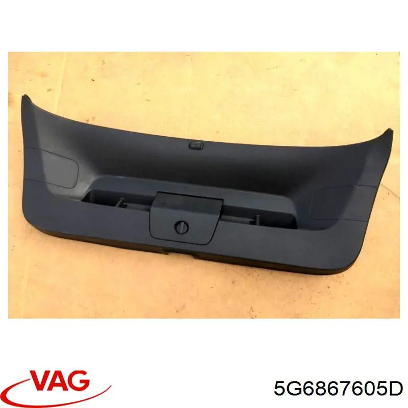 Облицювання багажника п'ятих дверей VAG 5G6867605D ціна, від 37.62 USD