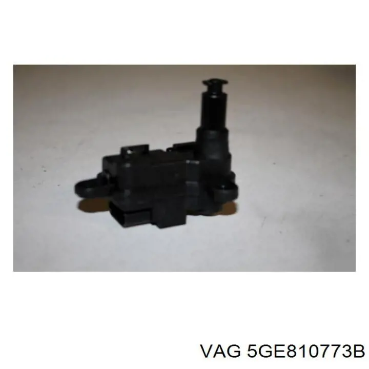 Мотор-привод відкриття лючка бака VAG 5GE810773 ціна, від 20.76 USD