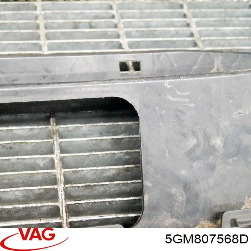 Спідниця заднього бампера VAG 5GM807568D ціна, від 27.62 USD