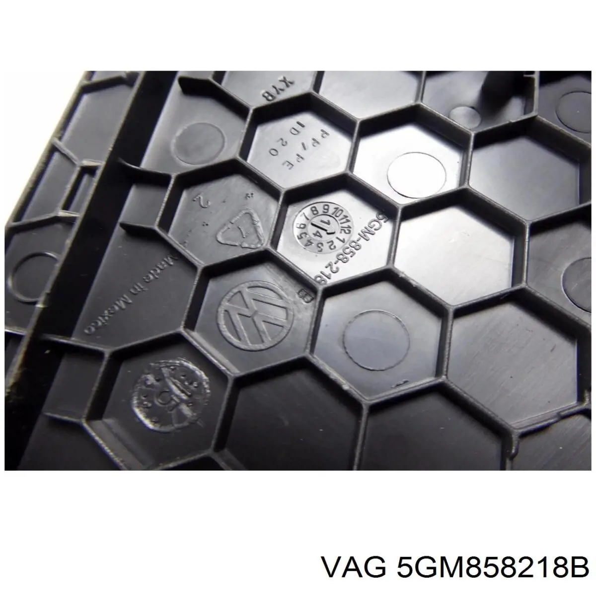 5GM858218B VAG 