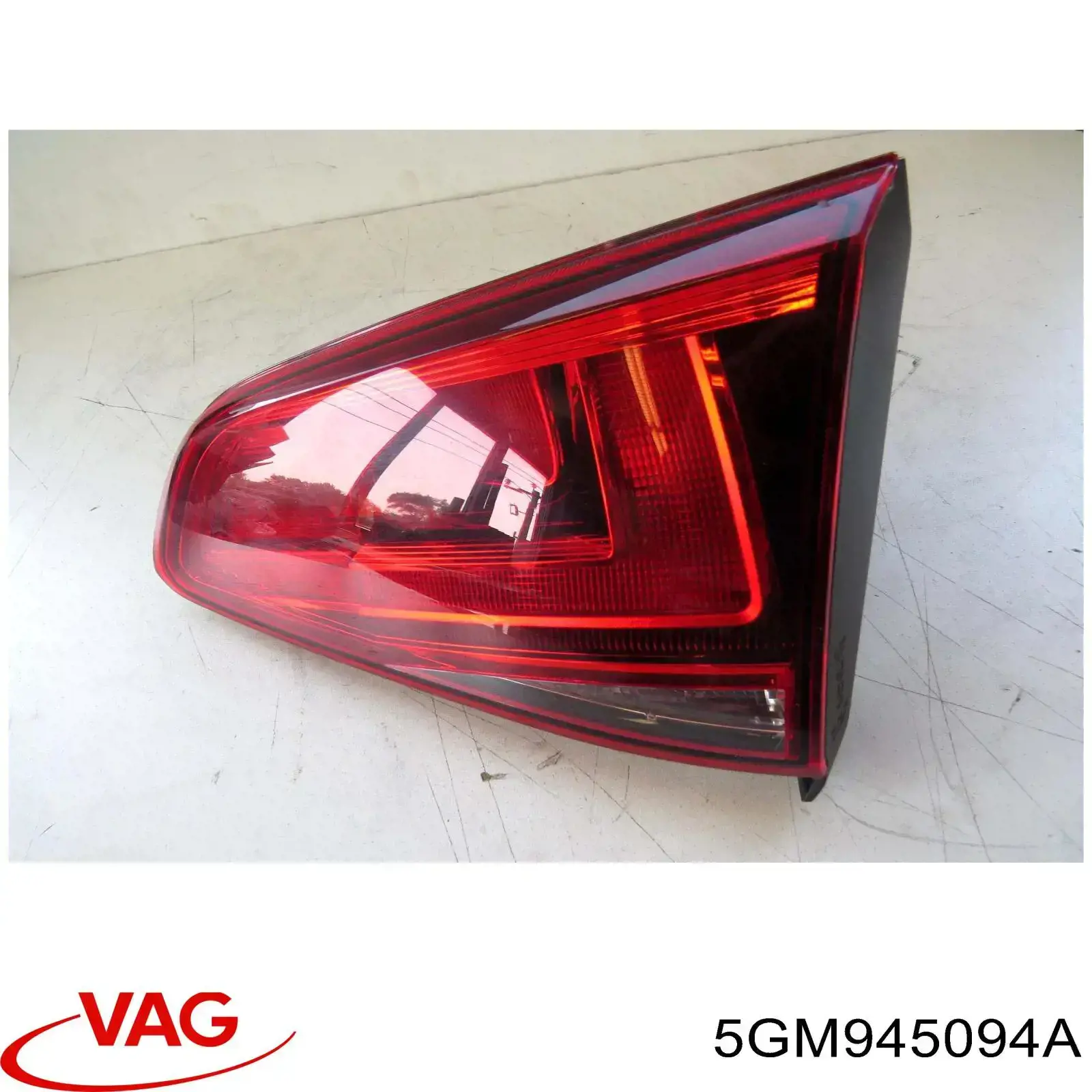 5GM945094A VAG Ліхтар задній правий, внутрішній