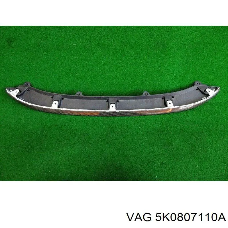 Нижня накладка на передній бампер Signeda PVG05229VA ціна, від 29.64 USD