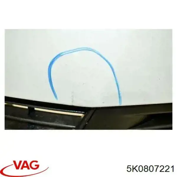 Передній бампер 5K0807221 VAG