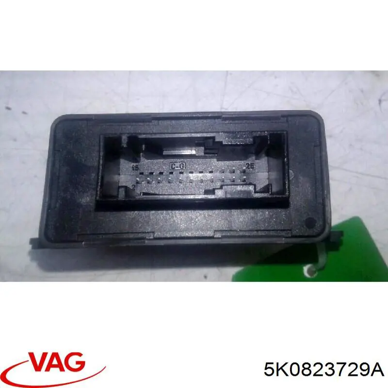 Купити 5K0823729A VAG Гумка під капот