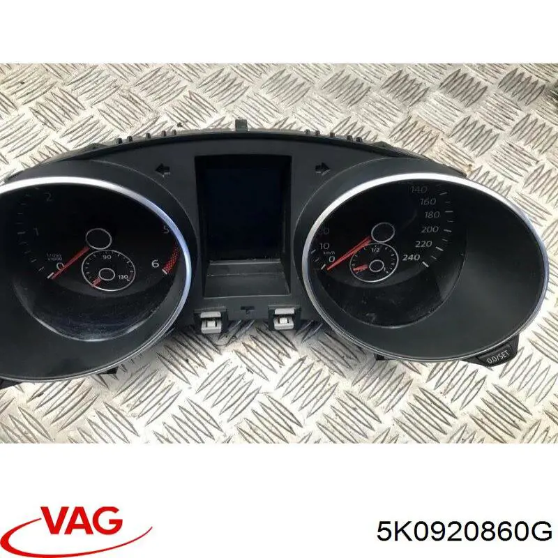 Приладова дошка-щиток приладів 5K0920860G VAG