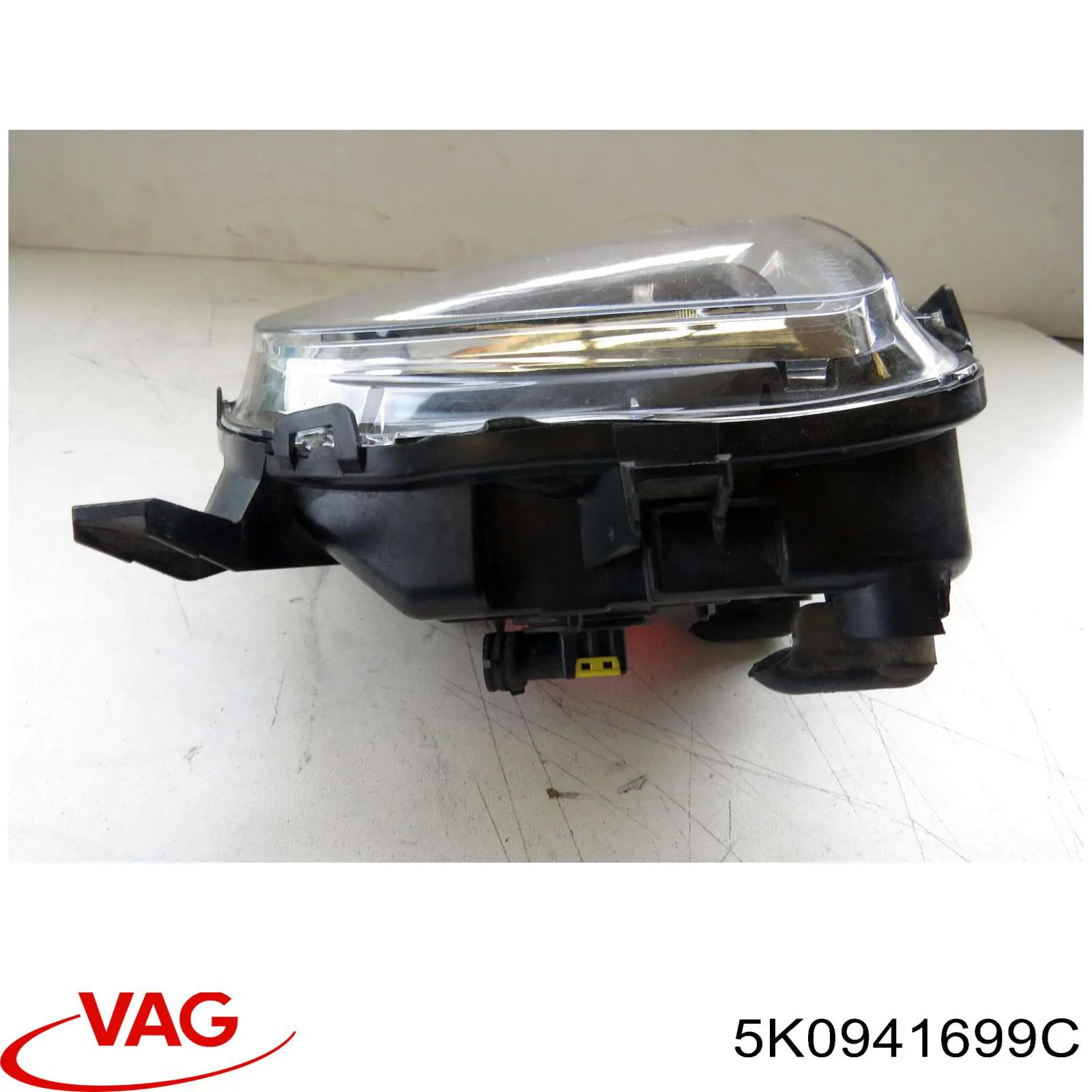 Туманка ліва VALEO 044073 ціна, від 45.06 USD