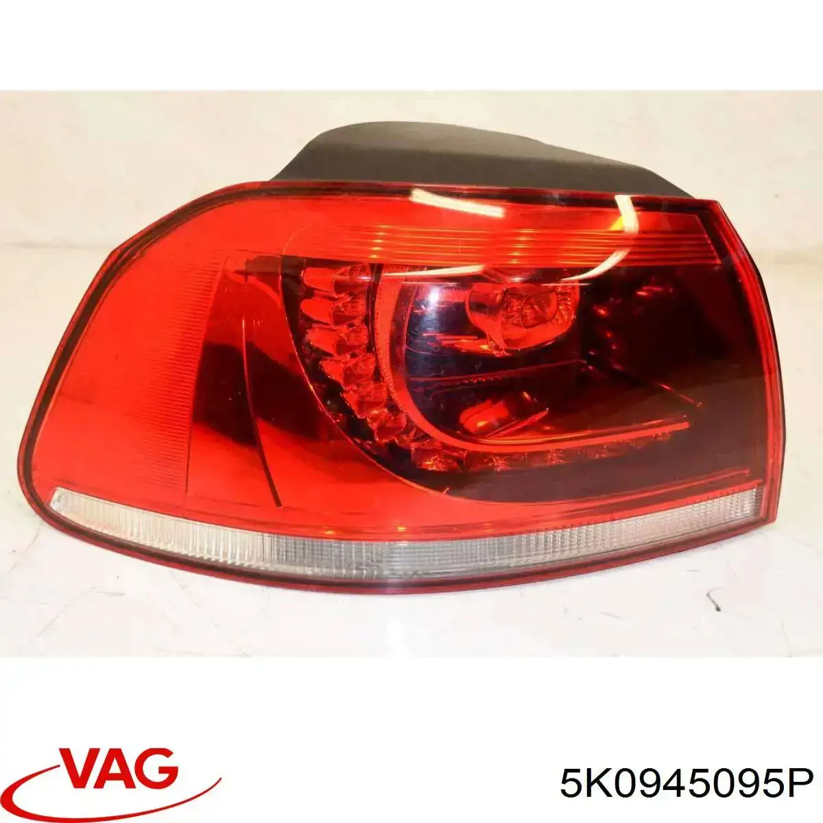 Купити 5K0945095P VAG Ліхтар задній