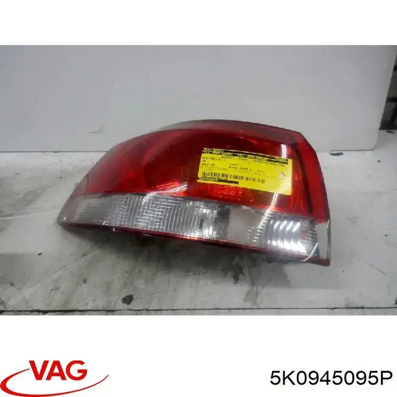 Ліхтар задній лівий, зовнішній 5K0945095P VAG