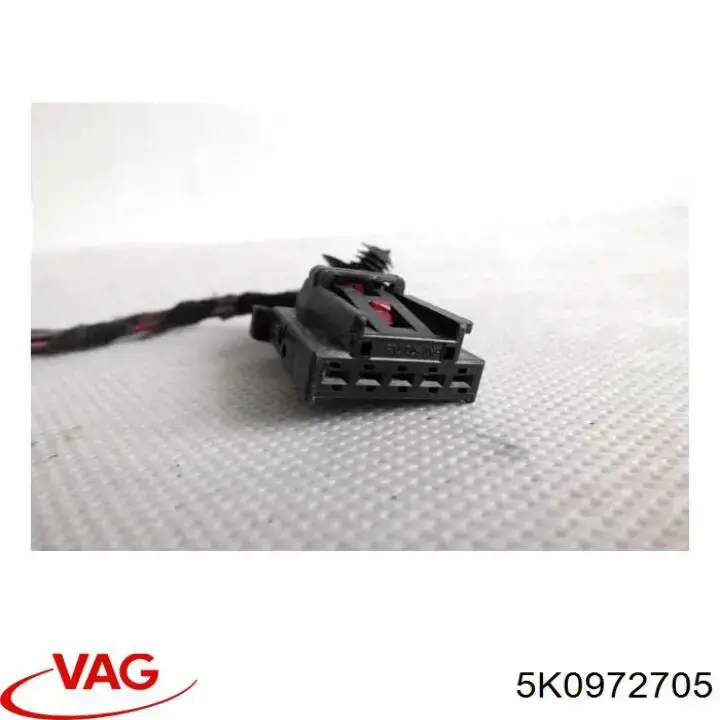 Роз'єм (фішка) заднього ліхтаря VAG 5K0972705 ціна, від 8.21 USD
