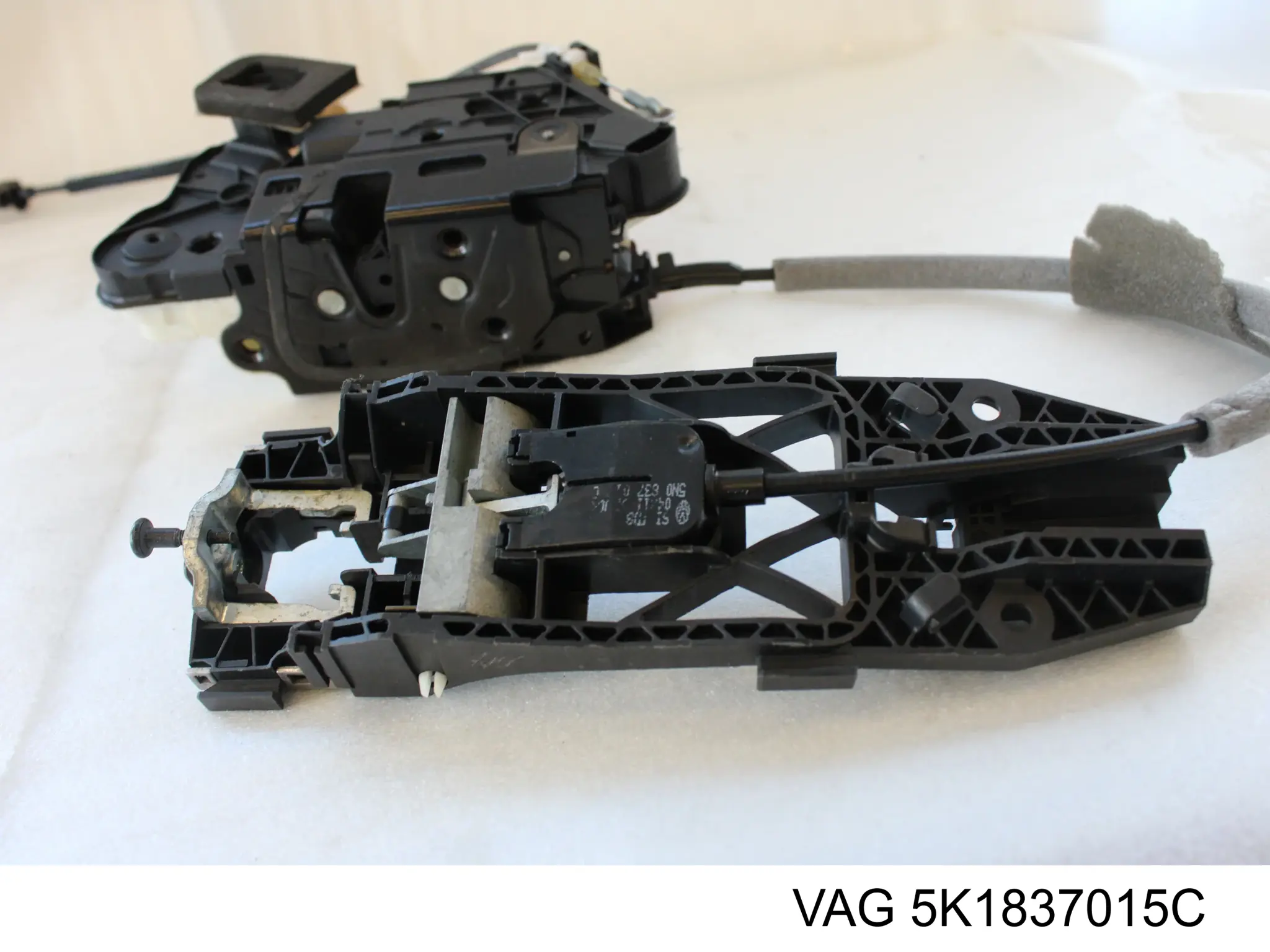 Замок передньої двері, лівої VAG 5K1837015C ціна, від 30.19 USD