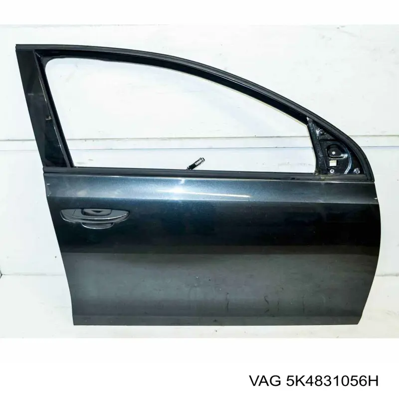 Двері передні, праві VAG 5K4831056H ціна, від 291.39 USD
