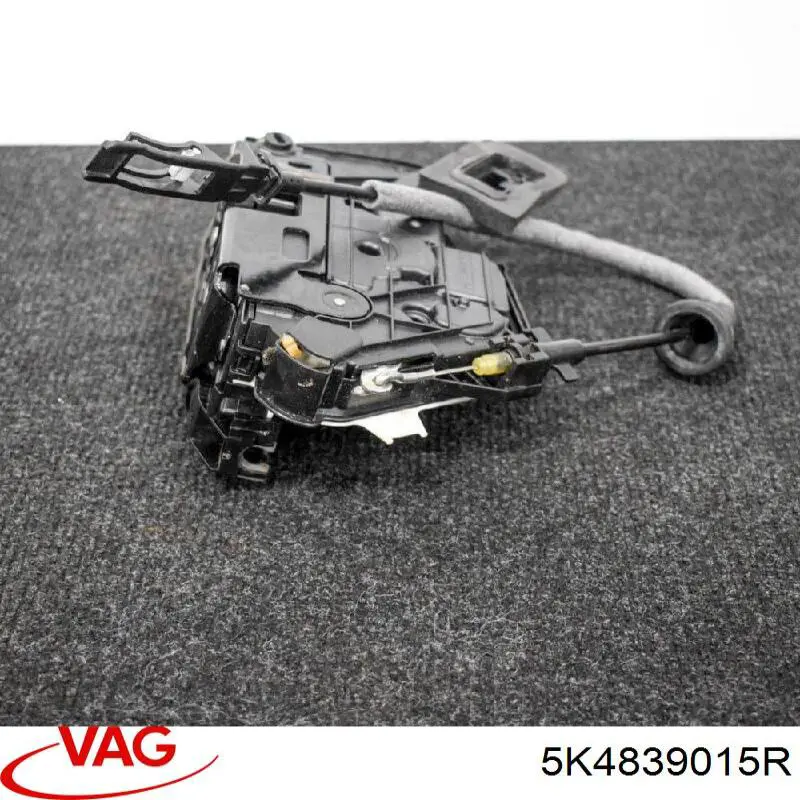 Купити 5K4839015R VAG Замок задньої двері, лівої