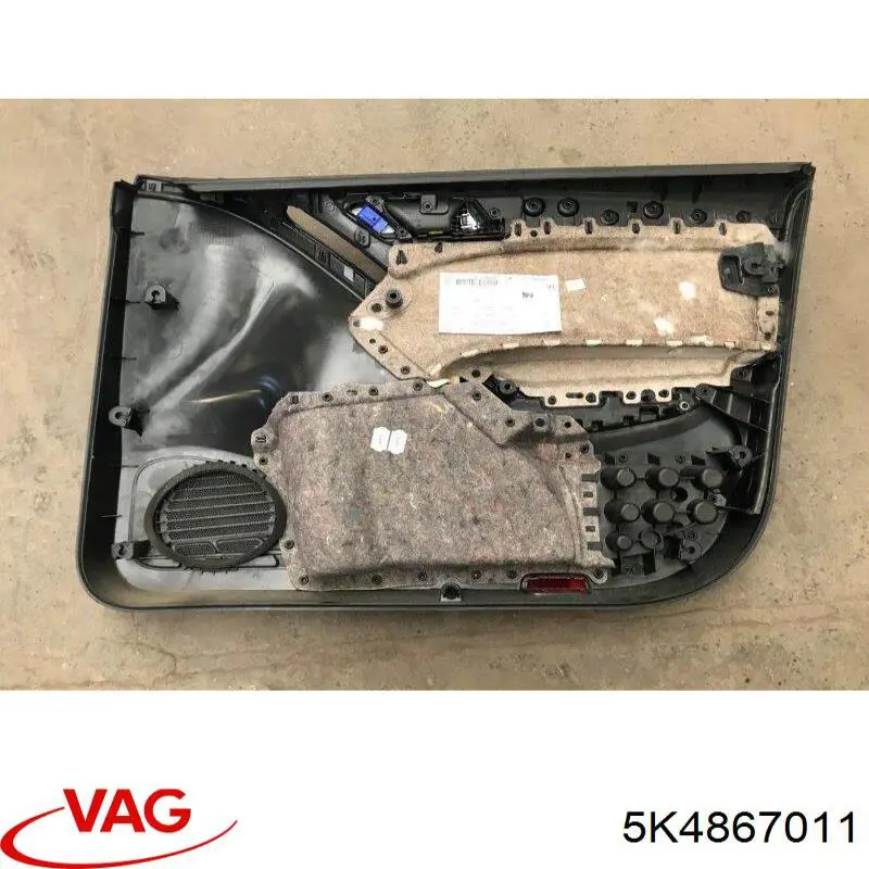 Обшивка-облицювання передньої двері, лівою, внутрішня 5K4867011 VAG